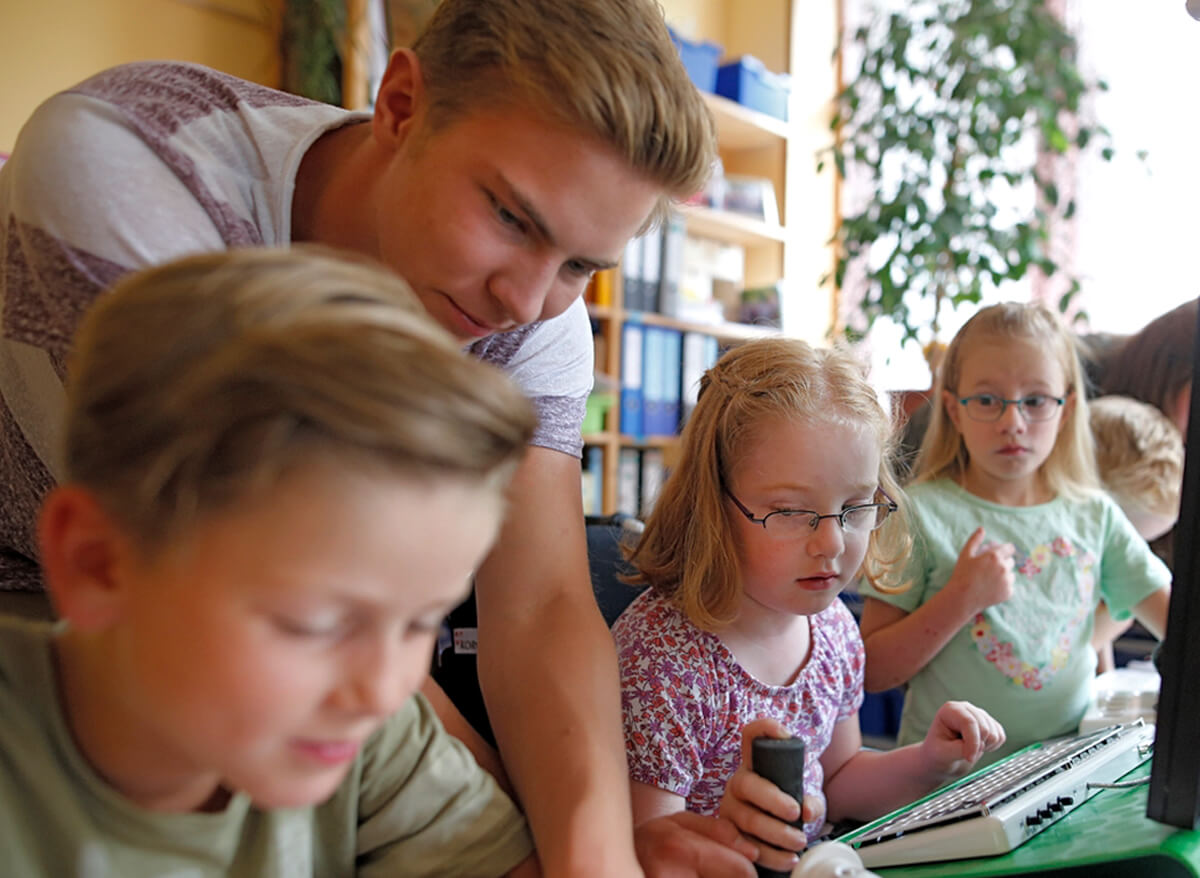 Lebenshilfe Altmühlfranken Schul- und Integrationsbegleitung – Hilfe beim Lernen